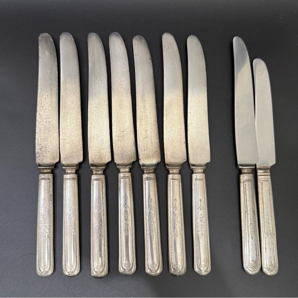Antique WM Rogers & Son Warranted 12 Dwt Ornate Handle Silverplate Butter Knives